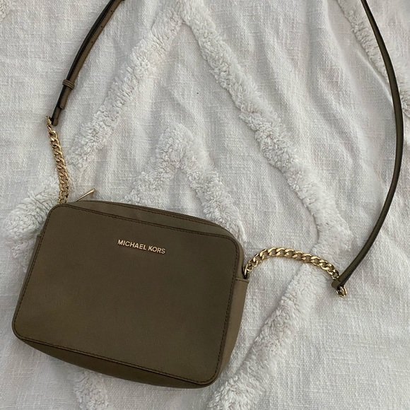 Michael Kors Jetset crossbody purse - Picture 1 of 6